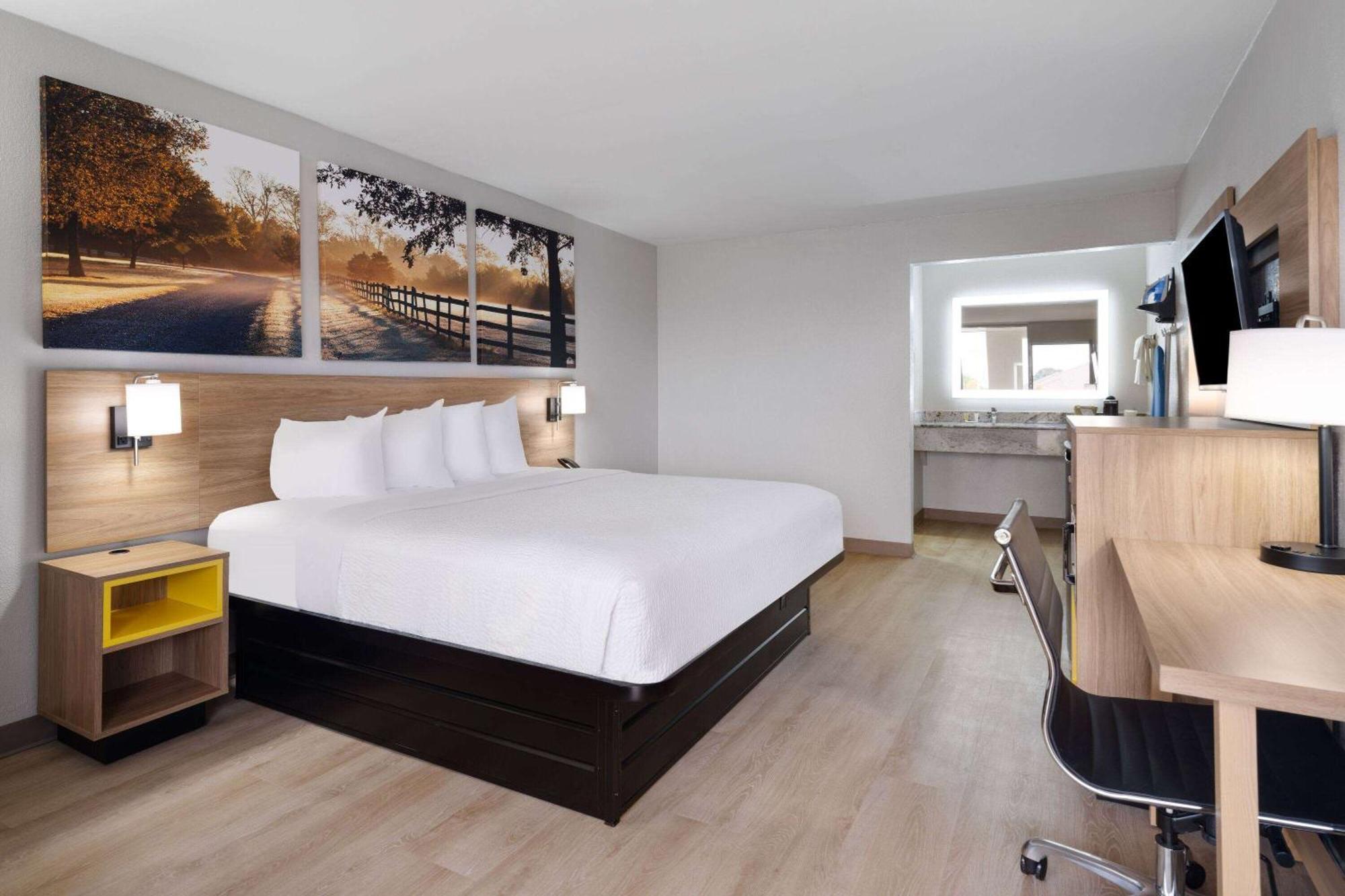 Days-Inn By Wyndham Montgomery I-85 외부 사진